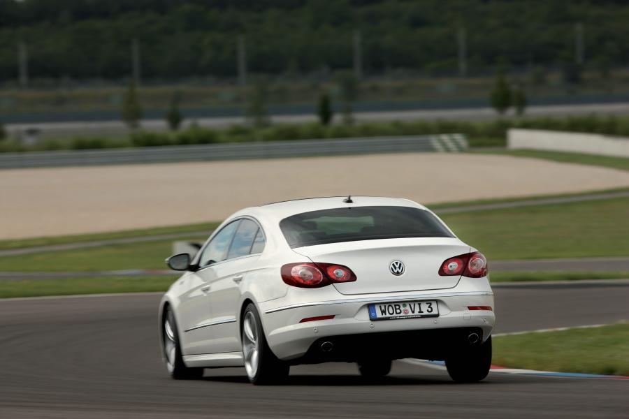  Volkswagen Passat CC R-Line 2009 года  (фото 6 из 8)